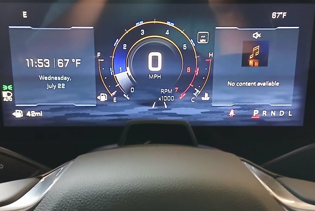 Certified 2025 Chevrolet Traverse LT w/ Enhanced Driving Package FWD image 11