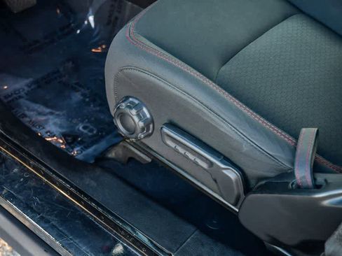 Used 2022 Jeep Wrangler Unlimited Rubicon image 22