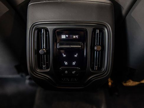 New 2026 Aston Martin DBX 707 image 36