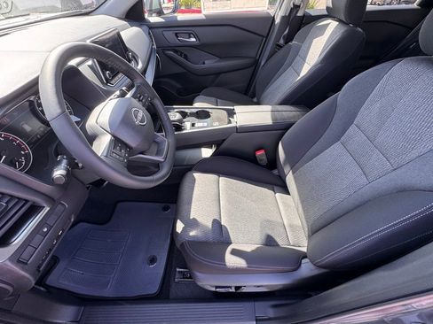 New 2026 Nissan Rogue SV FWD image 9