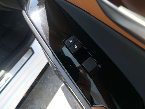 Used 2025 Lexus IS 300 F Sport AWD/4WD image 26