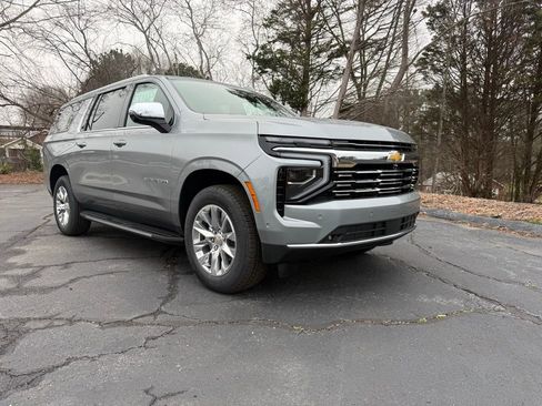 New 2026 Chevrolet Suburban Premier RWD image 2