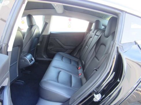 Used 2018 Tesla Model 3 Long Range RWD image 18