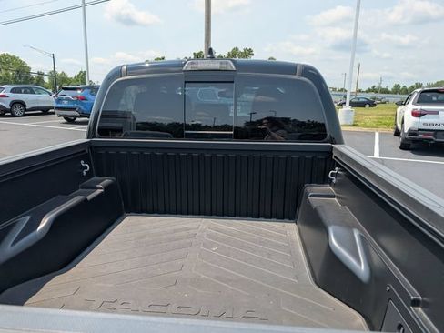 Used 2023 Toyota Tacoma TRD Off-Road AWD/4WD image 9