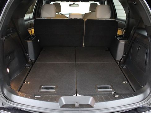 Used 2019 Ford Explorer XLT w/ Equipment Group 201A image 32