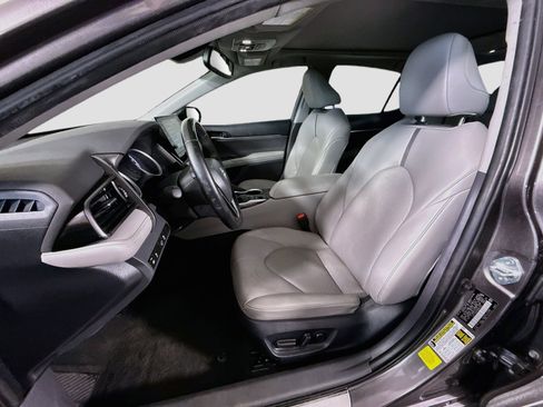 Used 2024 Toyota Camry XLE FWD image 22