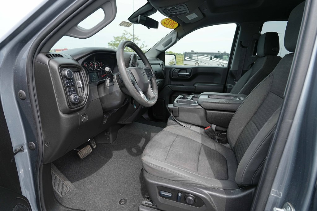 Used 2022 Chevrolet Silverado 1500 Custom Trail Boss w/ Safety Confidence Package AWD/4WD image 17