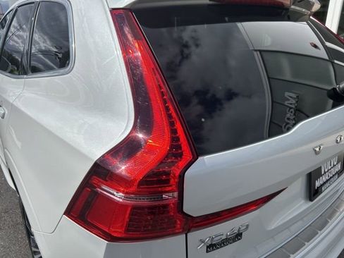 Certified 2022 Volvo XC60 B5 Momentum w/ Climate Package image 10