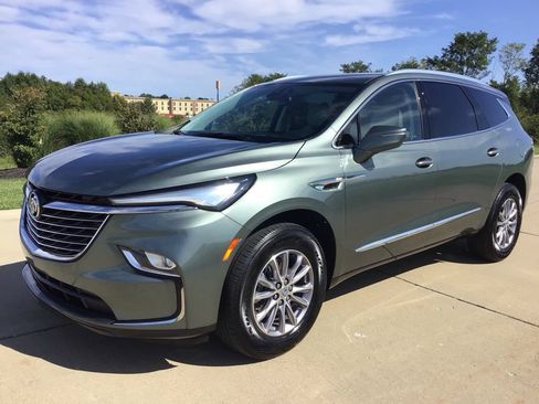 Used 2024 Buick Enclave Essence w/ Trailering Package, 5000 lbs. FWD image 3