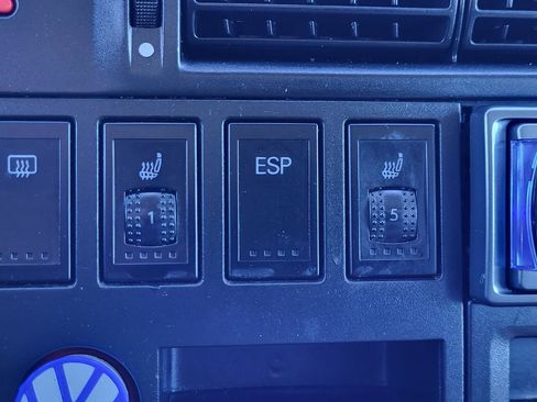 Used 2002 Volkswagen Eurovan MV image 28