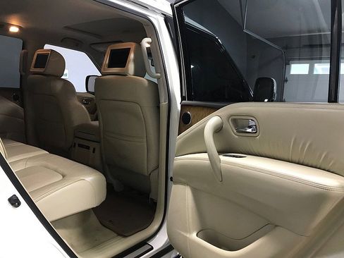 Used 2014 INFINITI QX80 4WD w/ Theater Package image 17