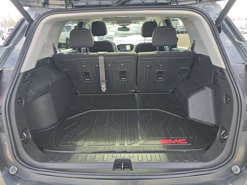 Used 2021 GMC Terrain SLE w/ Driver Convenience Package image 16