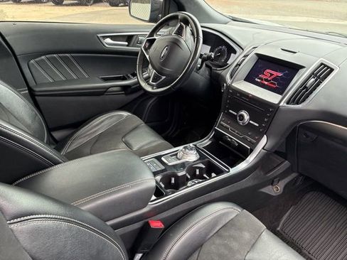 Used 2019 Ford Edge ST w/ Equipment Group 401A image 3