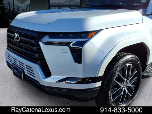 Certified 2024 Lexus GX 550 w/ Cold Area Package image 7