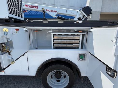 New 2025 Ford F550 4x4 Regular Cab Super Duty image 32