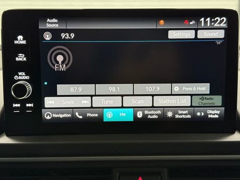 Used 2025 Honda Pilot Touring image 17