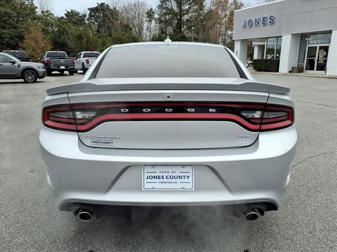 Used 2022 Dodge Charger GT image 3