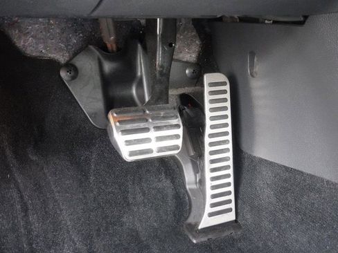 Used 2020 Volkswagen Passat 2.0T R-Line image 16