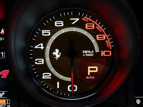 Certified 2023 Ferrari Portofino M image 27