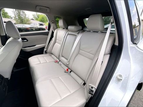 Certified 2024 Nissan Rogue SL AWD/4WD image 19