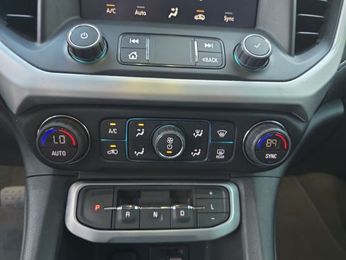 Used 2022 GMC Acadia SLT w/ Elevation Edition FWD image 21