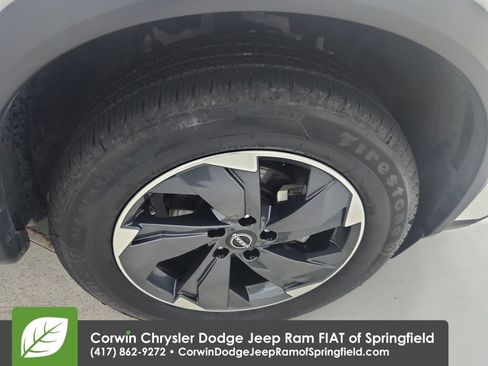 Used 2025 Nissan Rogue SV AWD/4WD image 31