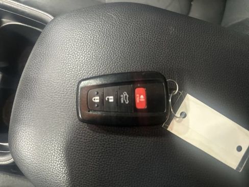 Used 2021 Toyota RAV4 XLE w/ Convenience Package AWD/4WD image 34