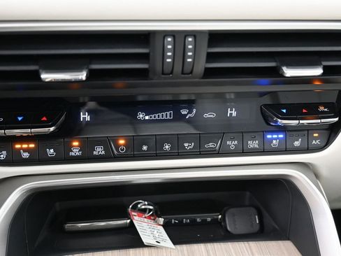 Used 2024 MAZDA CX-90 Plug-In Hybrid w/ Premium Plus image 29