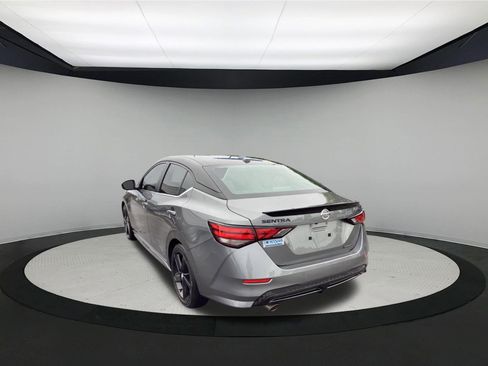 Used 2023 Nissan Sentra SR w/ Midnight Edition Package FWD image 6