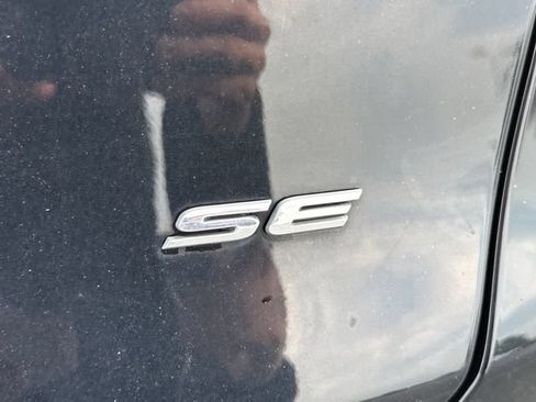 Used 2017 Ford Fusion SE w/ Equipment Group 201A FWD image 17