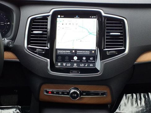 Certified 2025 Volvo XC90 T8 Plus w/ Protection Package AWD/4WD image 16