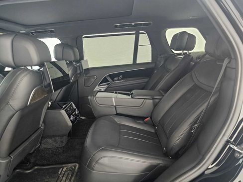 Used 2025 Land Rover Range Rover Long Wheelbase Autobiography AWD/4WD image 16