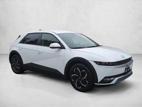 Used 2024 Hyundai Ioniq 5 SE image 3