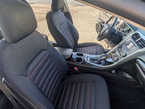 Used 2014 Ford Fusion SE w/ Equipment Group 201A FWD image 19