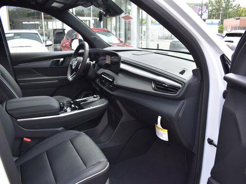 New 2026 Buick Enclave Sport Touring w/ Power Package image 5