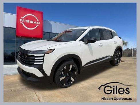 New 2026 Nissan Kicks SR FWD image 1