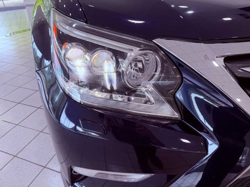 Used 2017 Lexus GX 460 Luxury AWD/4WD image 16