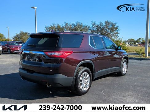 Used 2021 Chevrolet Traverse LT image 5