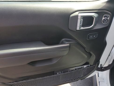 Certified 2023 Jeep Wrangler Unlimited AWD/4WD image 19