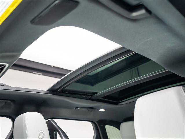 New 2026 Land Rover Range Rover Velar S AWD/4WD image 13