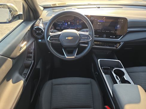 Used 2025 Chevrolet Equinox LT AWD/4WD image 19