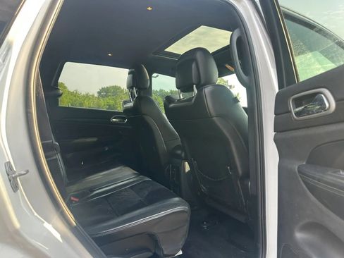 Used 2018 Jeep Grand Cherokee Altitude AWD/4WD image 13