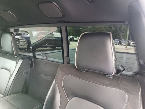 Used 2024 RAM 1500 Laramie AWD/4WD image 20