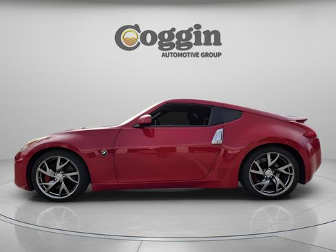 Used 2016 Nissan 370Z w/ Sport Package image 2