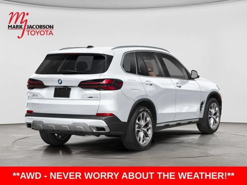 Used 2026 BMW X5 xDrive40i AWD/4WD image 2