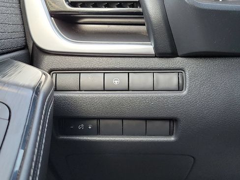 Used 2022 Nissan Rogue SV FWD image 14