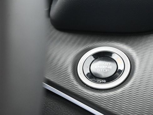 Used 2024 Jeep Grand Cherokee Altitude image 23