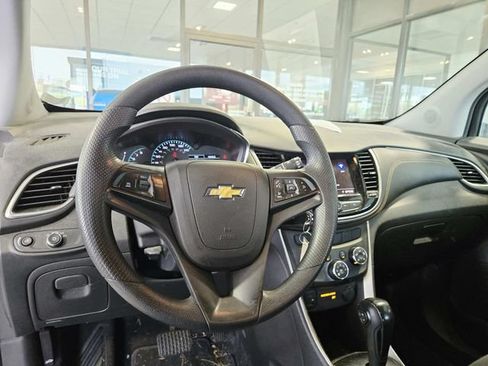 Used 2020 Chevrolet Trax LS w/ Tint and Cruise Package FWD image 6