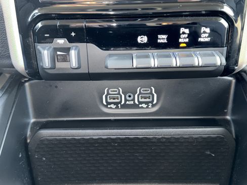 Used 2023 RAM 3500 Laramie image 8