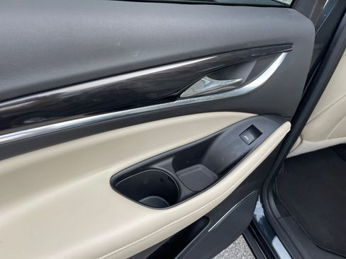 Used 2020 Buick Enclave Essence image 21